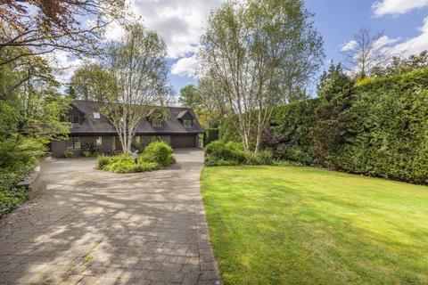 4 bed property, in Pipers End, £2,950,000