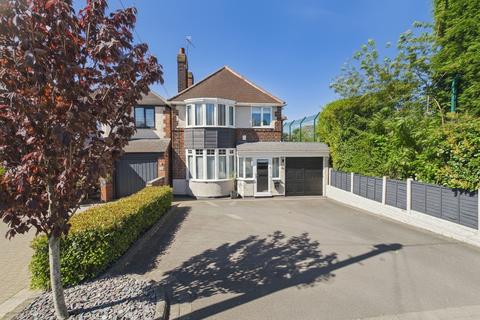3 bed property, in Tamworth Road, £355,000