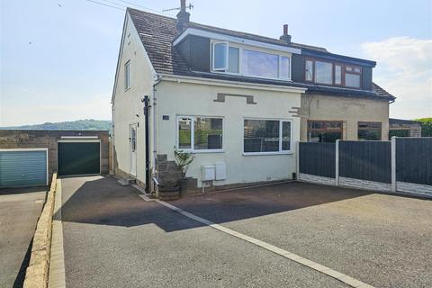 3 bed property, in Woodside Road, £349,950