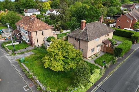 2 bed property, in Glanvill Road, £275,000
