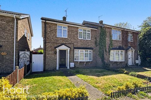 4 bed property, in Antonio Walk, £300,000