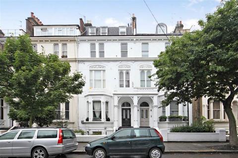 2 bed property, in Sinclair Road, £550,000
