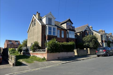 4 bed property, in Sydney Road, £425,000