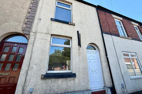 2 bed property, in Higher Bents Lane, £145,000