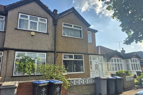 4 bed property, in Wembley HA0, £600,000