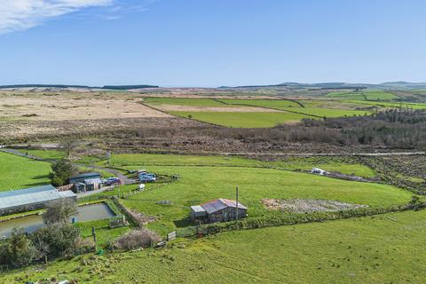 2 bed property, in Middle Lordes Waste, £350,000