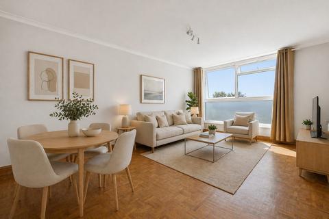 2 bed property, in Langham Gardens, £400,000