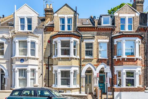 2 bed property, in Leathwaite Road, £750,000