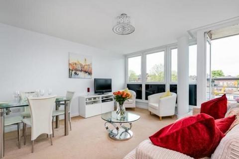 1 bed property, in Phoenix Way, £345,000