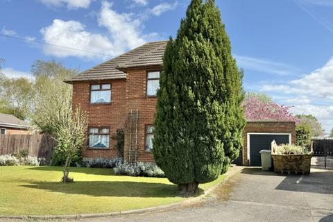 2 bed property, in Seawall Lane, £180,000