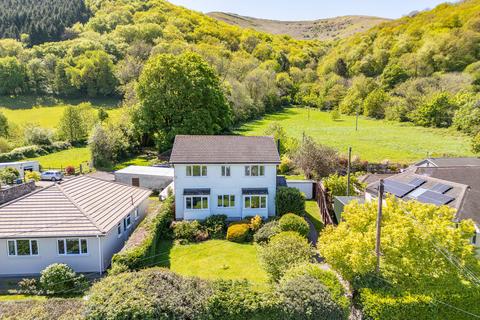 5 bed property, in Llanellen Road, £850,000