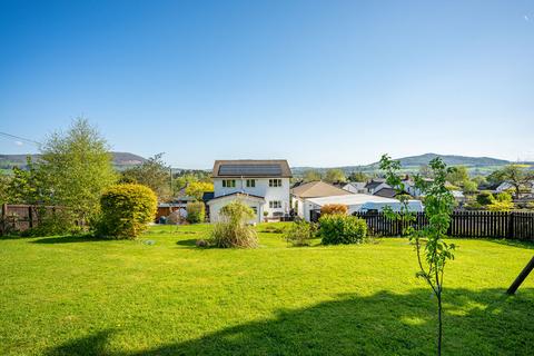 5 bed property, in Llanellen Road, £850,000