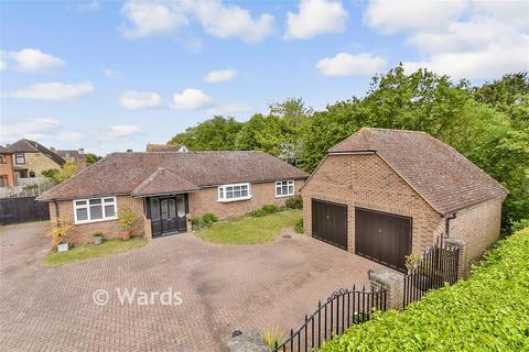 4 bed property, in Turner Street, £675,000