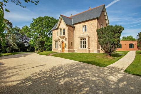 5 bed property, in Village Road, £2,500,000
