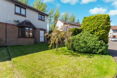 3 bed property, in Drummond Way, £245,000