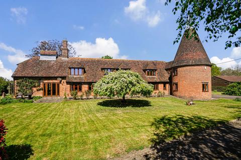 4 bed property, in Woodchurch, £1,200,000