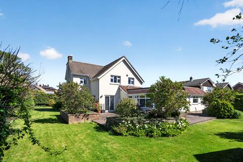 3 bed property, in Rectory Road, £565,000