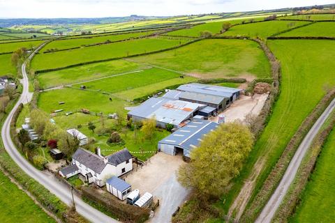 3 bed property, in Twitchen, £950,000