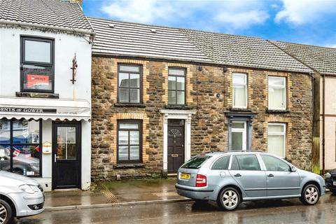 3 bed property, in Sterry Road, £160,000