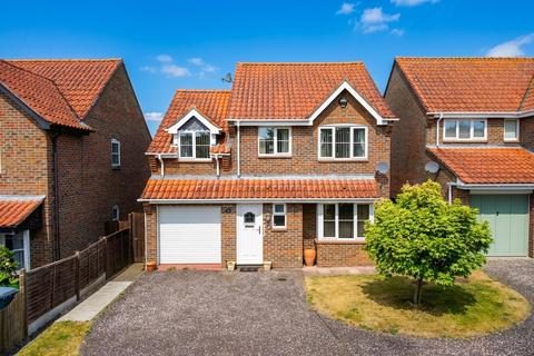 5 bed property, in Oxcroft, £375,000