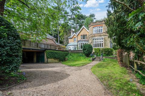 5 bed property, in Park Road, £1,500,000