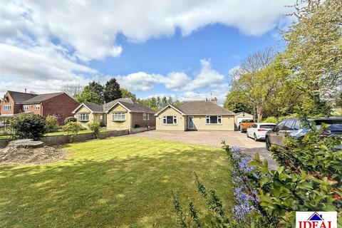 4 bed property, in Station Road, £365,000