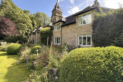3 bed property, in Burton Close Mews, £300,000