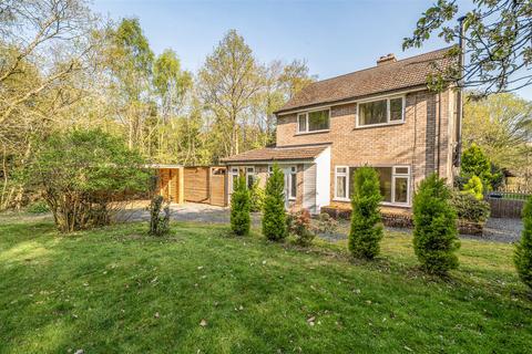 4 bed property, in Plough Lane, £765,000