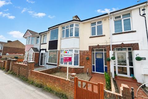 3 bed property, in Palmyra Road, £240,000