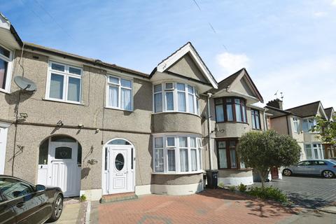 3 bed property, in Dawlish Drive, £600,000
