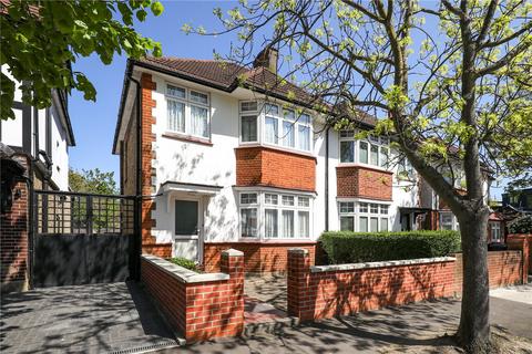 3 bed property, in Gunnersbury Gardens, £865,000