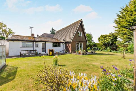 3 bed property, in Lenham Road, £375,000