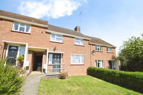 3 bed property, in Courtauld Close, £300,000