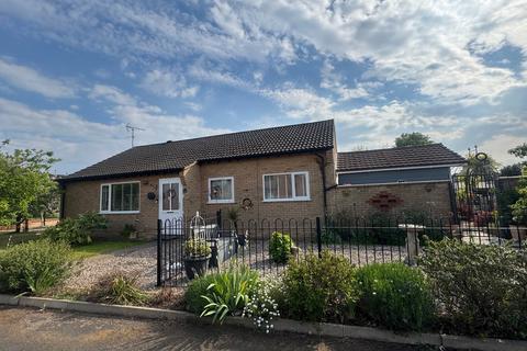 3 bed property, in Grimshoe Road, £365,000