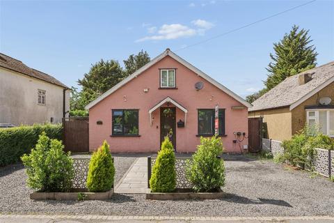 3 bed property, in Old Mill Road, £775,000