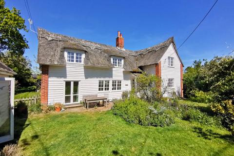 3 bed property, in Shop Lane CO5, £695,000