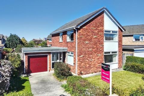 4 bed property, in Crooks Barn Lane, £300,000