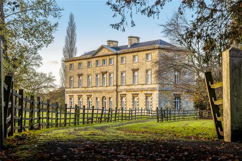 8 bed property, in Lincoln LN1, £3,500,000