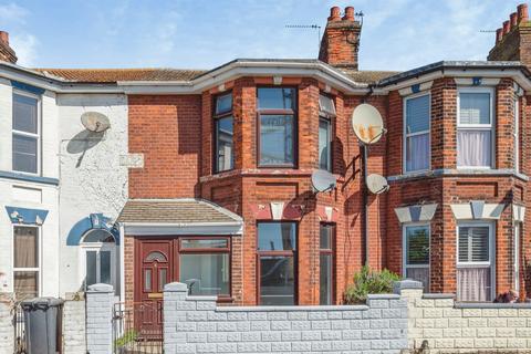 3 bed property, in Barrack Road, £150,000