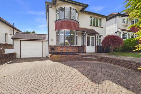 3 bed property, in Southwood Avenue, £699,950