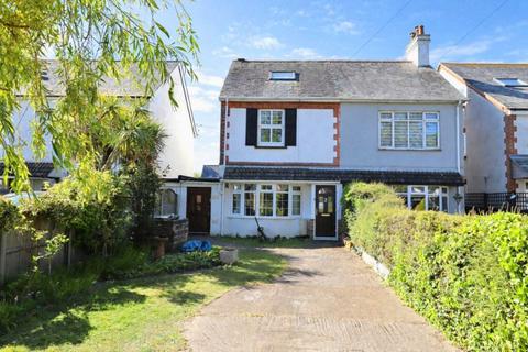 3 bed property, in Marine Walk, £335,000