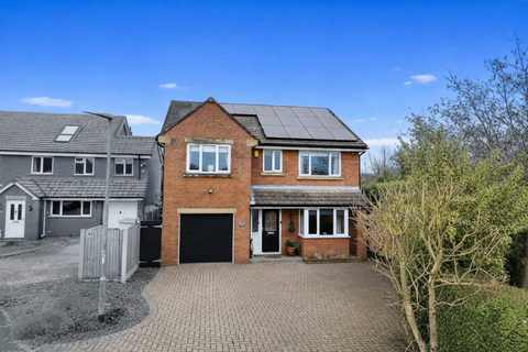 4 bed property, in Barrow Nook Lane, £550,000