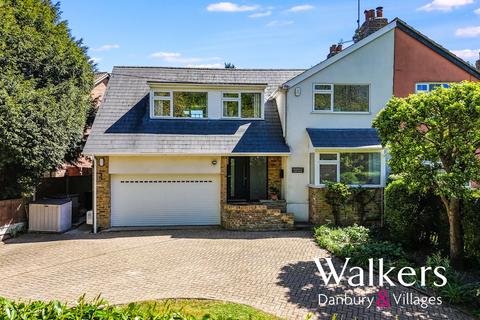 4 bed property, in Riffhams Lane, £750,000