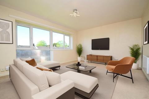 2 bed property, in Henley Avenue, £192,000