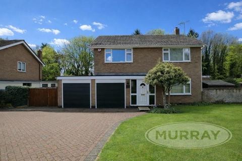 5 bed property, in Willoughby Drive, £495,000
