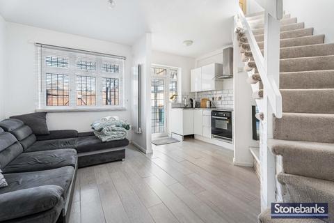 1 bed property, in Eastlea Avenue, £330,000