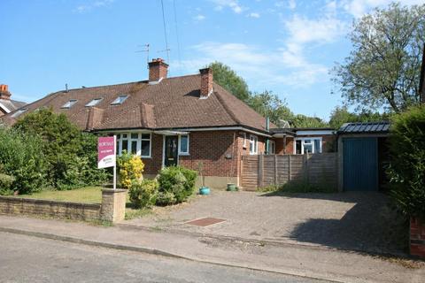3 bed property, in Clinton Road, £550,000