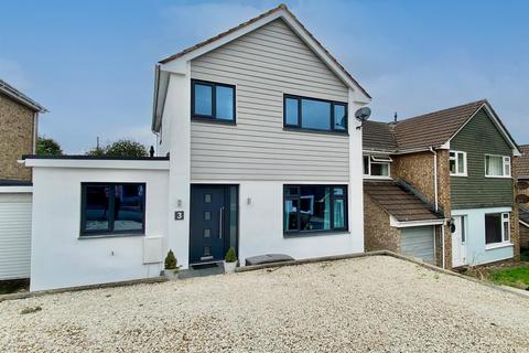 4 bed property, in Silvan Drive, £520,000
