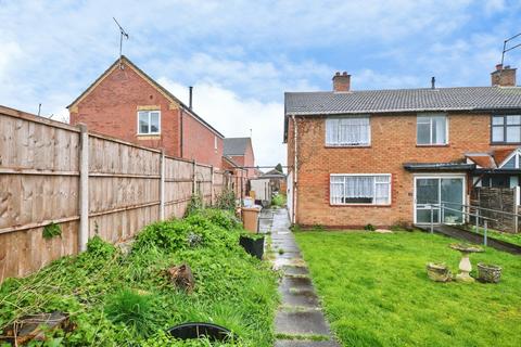 3 bed property, in Poplars Road, £140,000