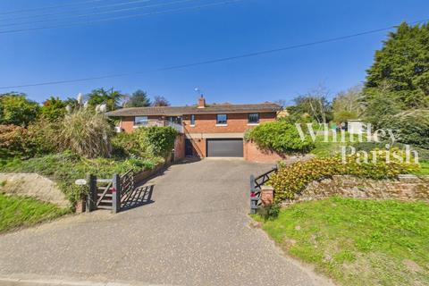 4 bed property, in High Road, £550,000
